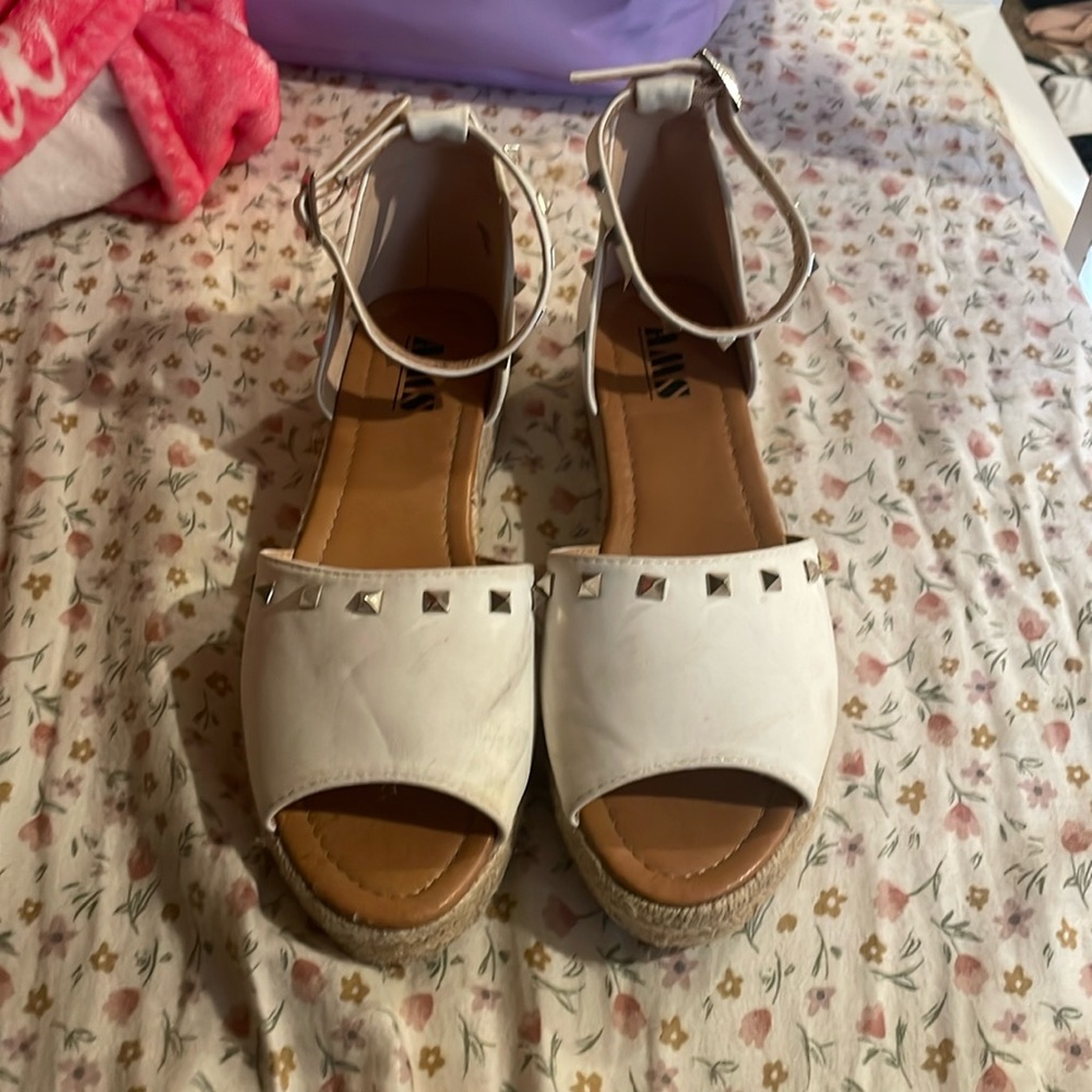 Ams shoes size 8